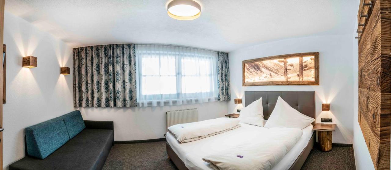 Hotel Almhof-Reithof Pitztal Sankt Leonhard im Pitztal Esterno foto