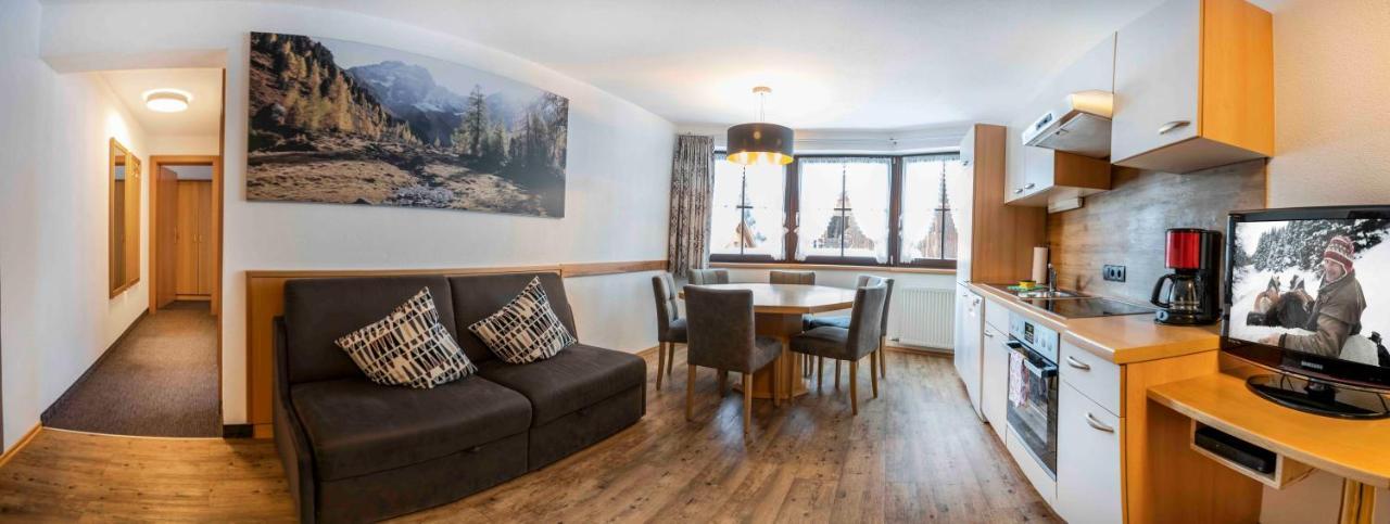 Hotel Almhof-Reithof Pitztal Sankt Leonhard im Pitztal Esterno foto