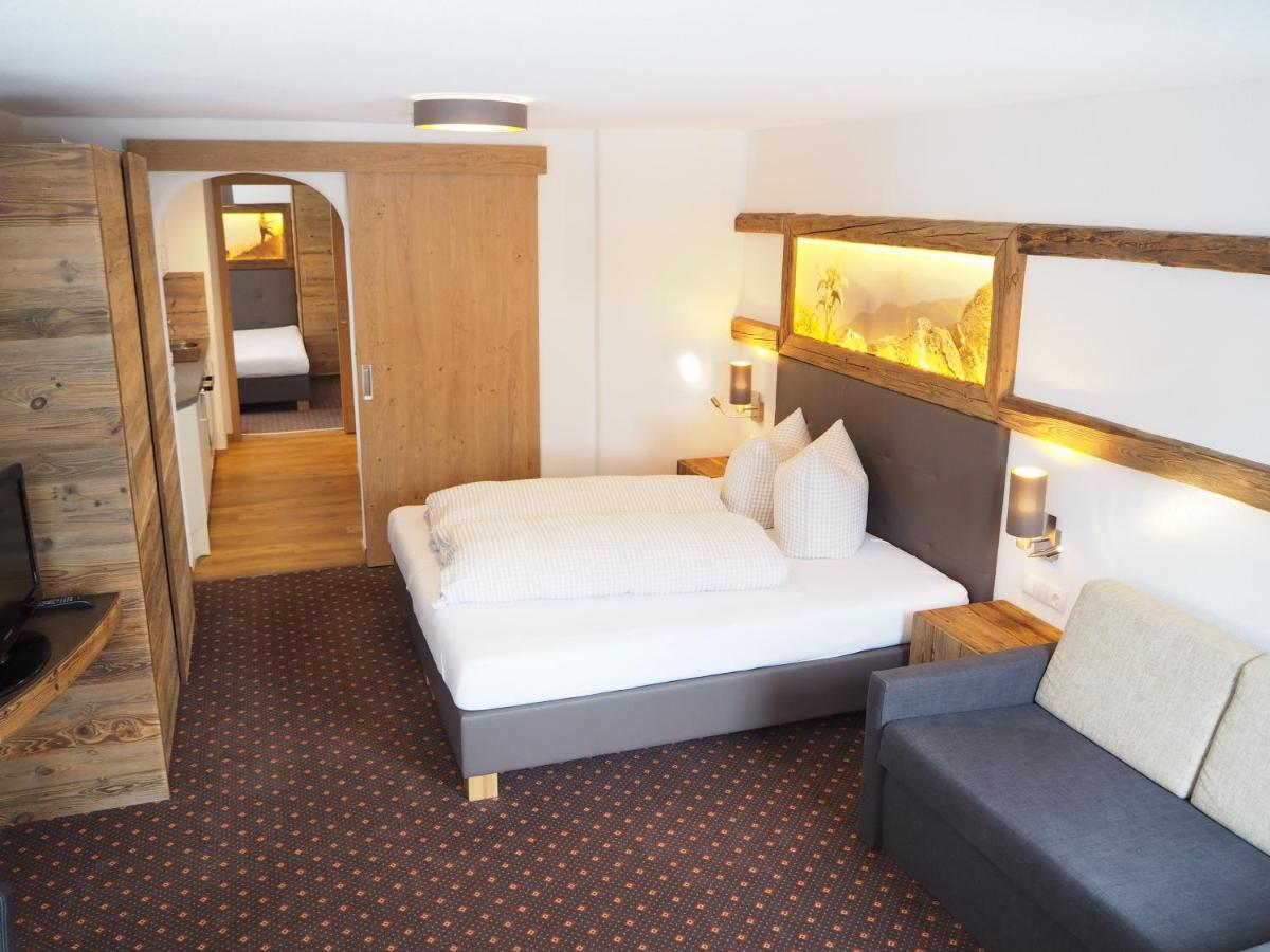 Hotel Almhof-Reithof Pitztal Sankt Leonhard im Pitztal Esterno foto