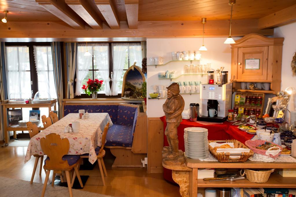 Hotel Almhof-Reithof Pitztal Sankt Leonhard im Pitztal Esterno foto