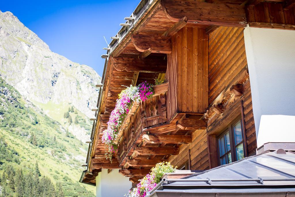 Hotel Almhof-Reithof Pitztal Sankt Leonhard im Pitztal Esterno foto