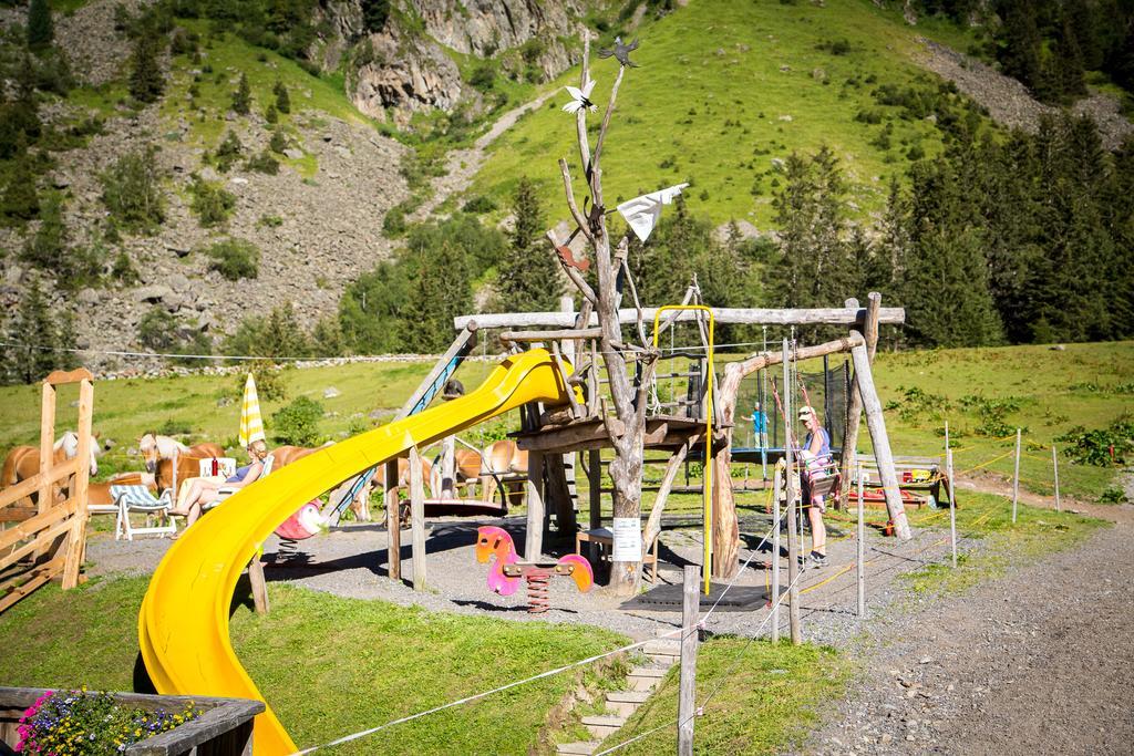 Hotel Almhof-Reithof Pitztal Sankt Leonhard im Pitztal Esterno foto